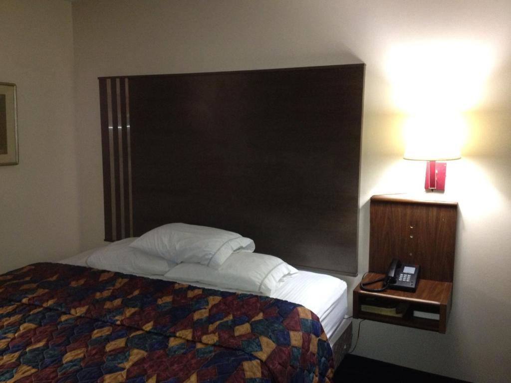 Classic Inn Early Bagian luar foto